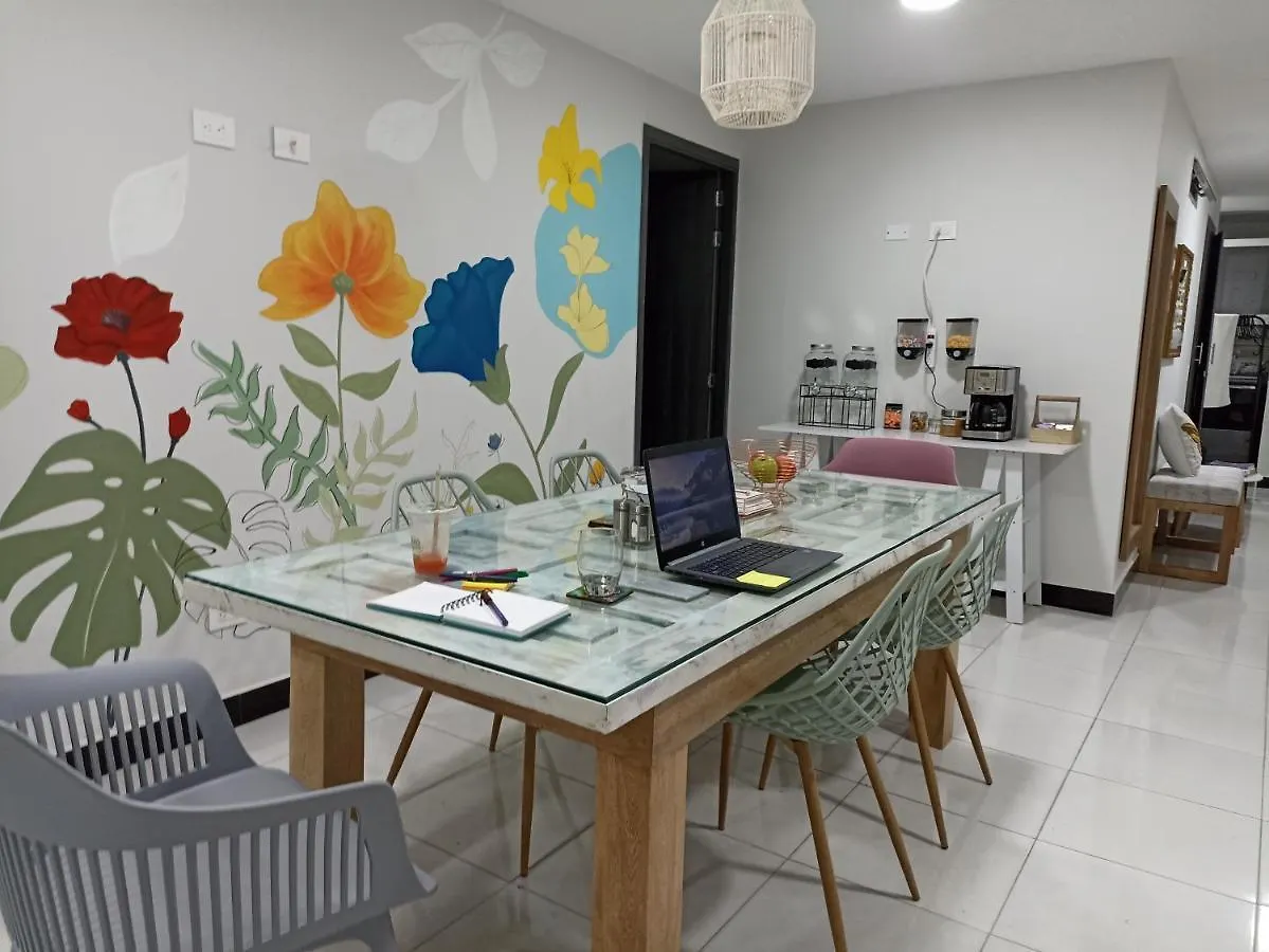 Casa Tangara Cafe Y Hospedaje Medellín