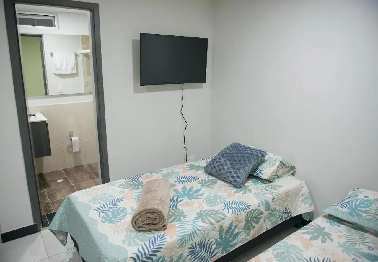 Casa Tangara Cafe Y Hospedaje Medellín Pensión