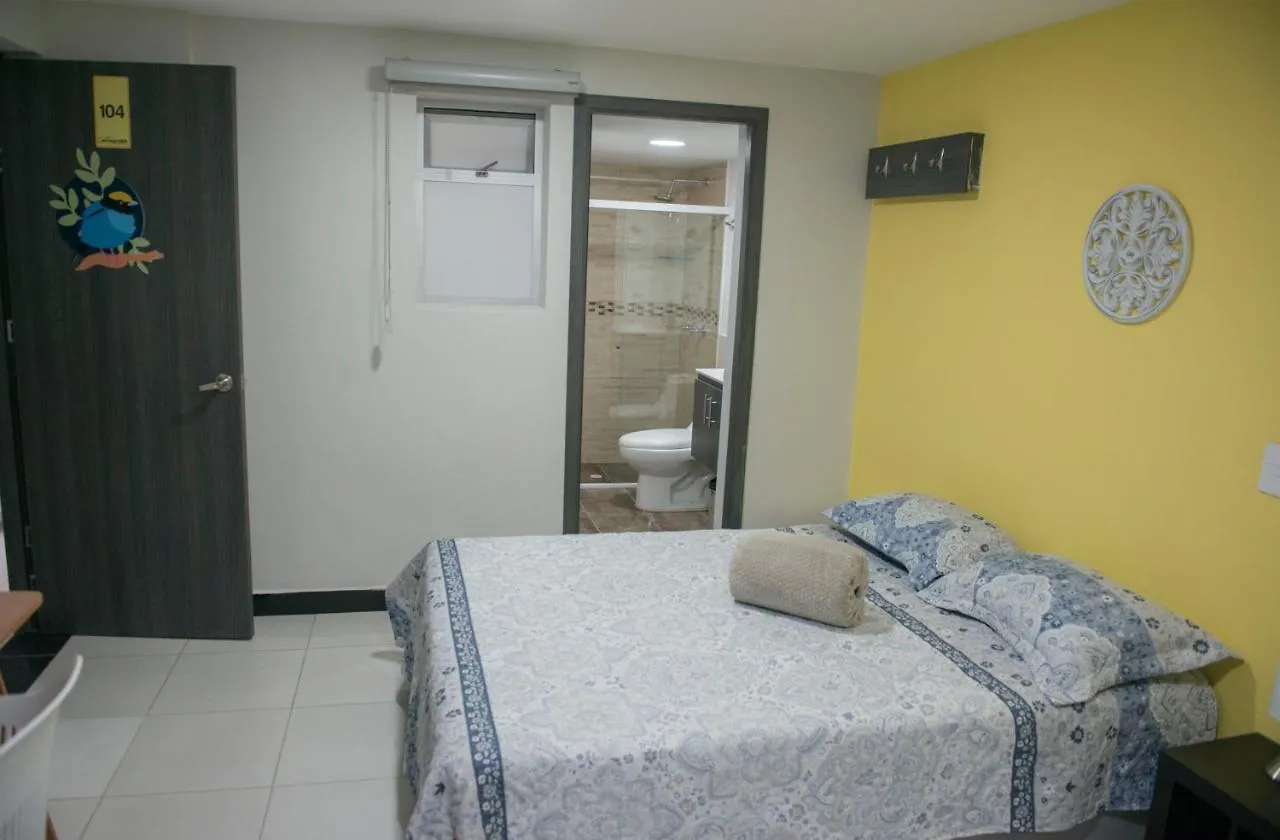 Casa Tangara Cafe Y Hospedaje Medellín Pensión